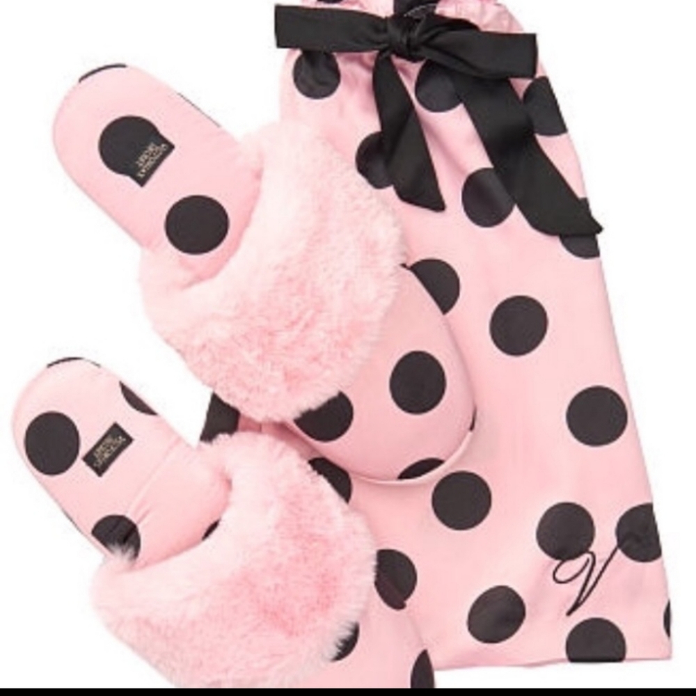 New Victoria's Secret polka dot slippers large
